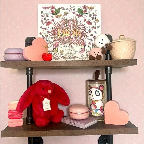 Pink Heart Shelf Decor - Picture 4 of 4